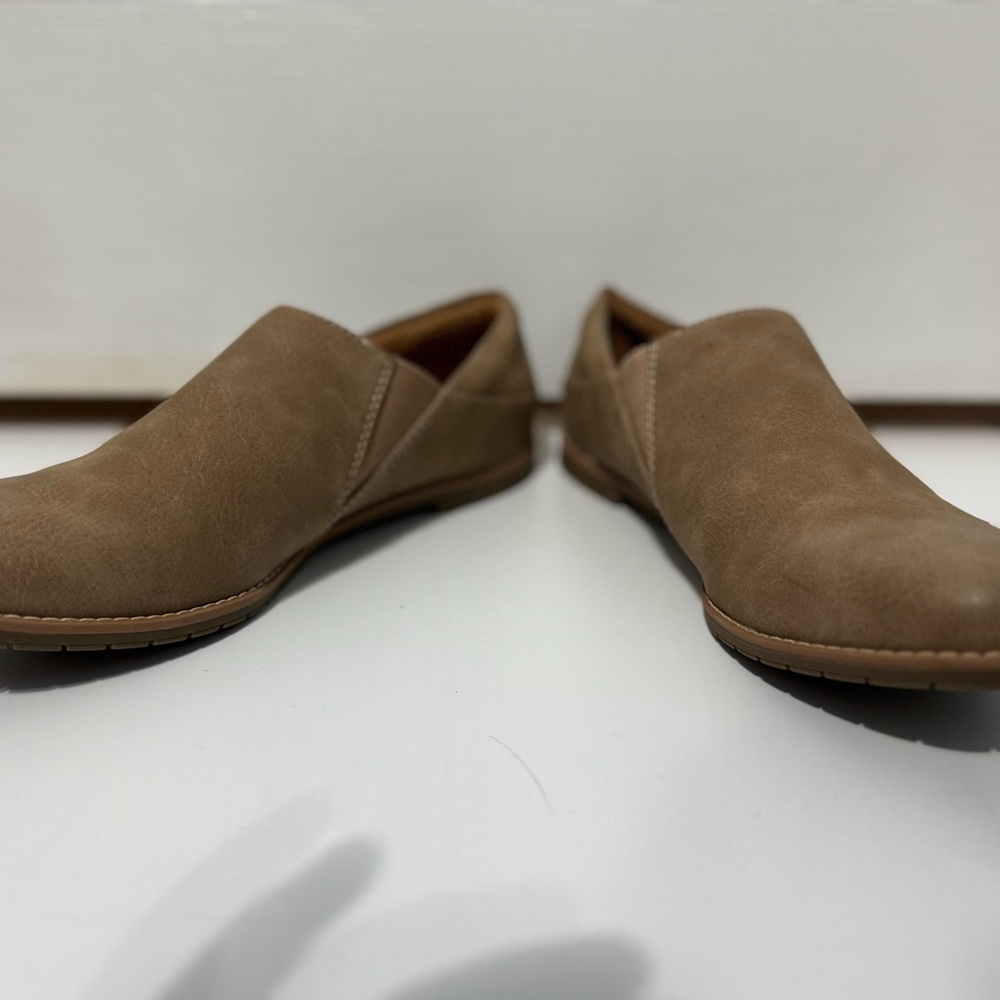 Tan Ankle Boots with Leather Upper and Minimalist Design